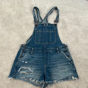 Like new Abercrombie overalls size Small